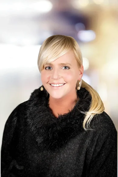 Portrait of Danna Vichot, Home Marketing Consultant | REALTOR® | ASP®.